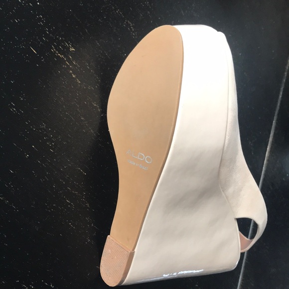 Sandals - Picture 2 of 6